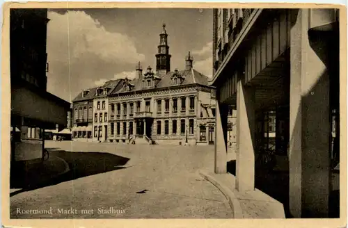 Roermond - Markt met Stadhuis -485124