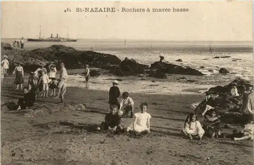 St. Nazaire - rochers a meree basse -497382