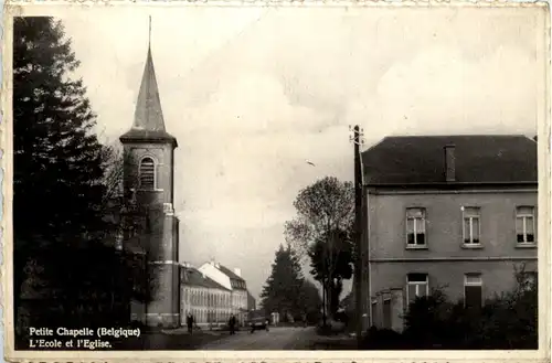 Petite Chapelle - L Ecole et l Eglise -465524