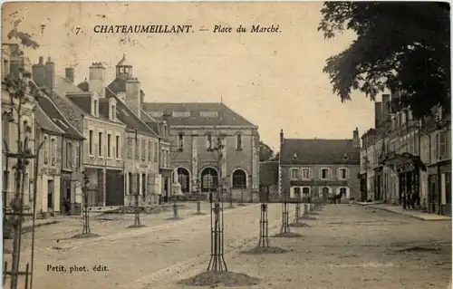 Chateaumeillant - Place du Marche -638334