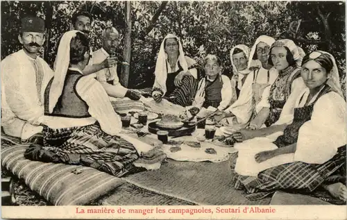 Albania - Scutari - La maniere de manger les campagnoles -644650