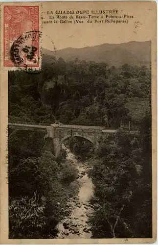 La Route de Basse Terre a Pointe a Pitre -218826