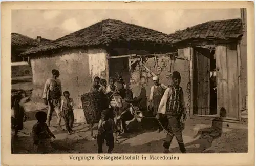 Vergnügte Reisegesellschaft in Macedonien -647630