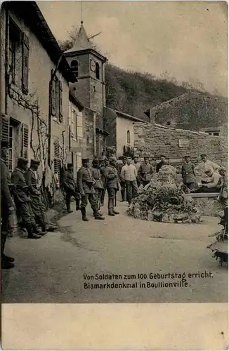 Von Soldaten zum 100. Geburtstag erricht. Bismarckdenkmal in Boullionville -648648