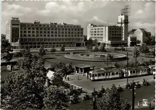 Berlin, Reichskanzlerplatz mit Deutschlandhaus -532410