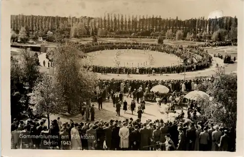 Berlin - Sommerblumen am Funkturm 1943 -654082