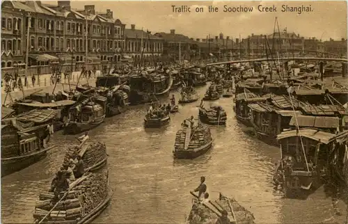 China - Shanghai - Traffic on the Soochow Creek -654724