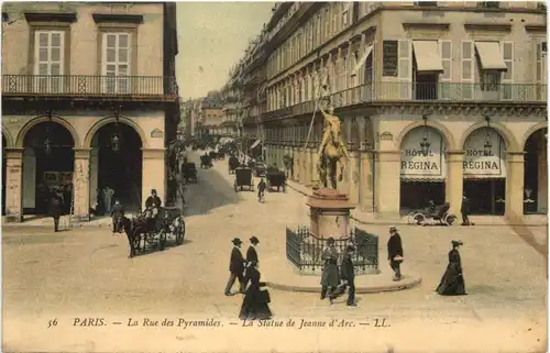 Paris, La Rue des Pyramides -539992