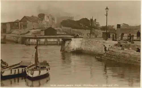 Plymouth - Mayflower Pier -668894