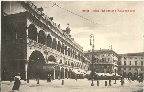 Padova - Palazzo della Ragione e Plazza delle Erbe -689148