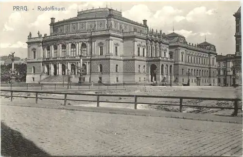 Prag - Rudolfinum -689970