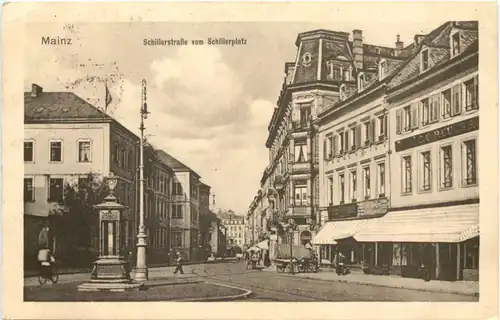 Mainz - Schillerstrasse vom Schillerplatz -704878