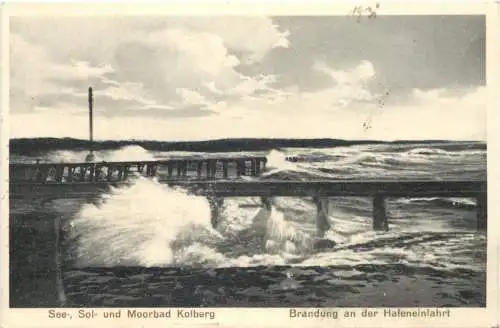 Seebad Kolberg - Brandung an der Hafeneinfahrt -743450