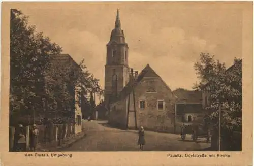 Pausitz - Dorfstrasse mit Kirche - Riesa -767962