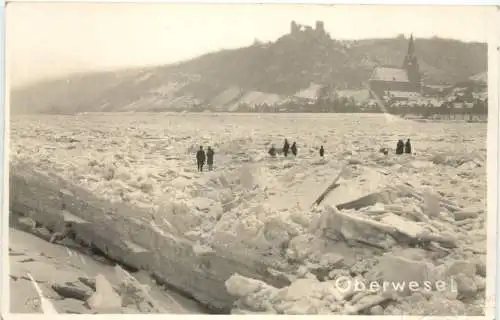 Oberwesel - zugefrorener Rhein -768680