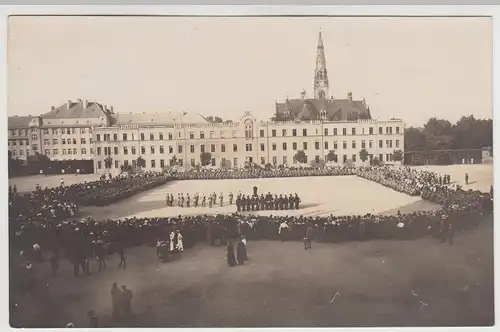 (F30611) Orig. Foto Dredsden Neustadt, Kaserne, Zeremonie a.d. Hof am 8.9.1916