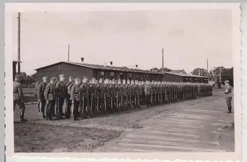 (F16774) Orig. Foto RAD Lager 1933-45, Angetreten mit Spaten