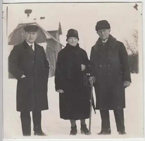 (F13110) Orig. Foto Spaziergang im Winter, Personen im Freien 1930