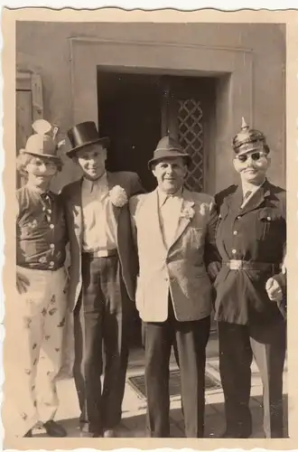 (F12634) Orig. Foto Fasching v. Lok Wahren Senioren i.d. Hospitalschänke Grimma