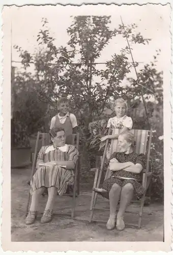 (F12529) Orig. Foto Frauen und Kinder im/am Liegestuhl, Hannover 1939