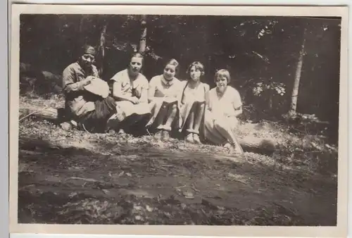 (F12311) Orig. Foto Mädchen Wanderung, auf den Rheinhöhen nach Rüdesheim 1929