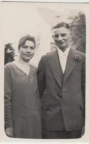 (F10502) Orig. Foto Herr und Dame im Freien 1930er