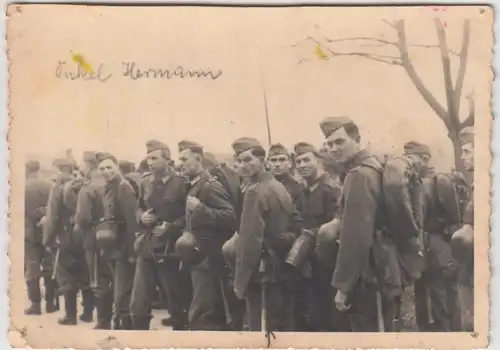 (F10353) Orig. Foto deutsche Soldaten mit Marschgepäck, 1930er
