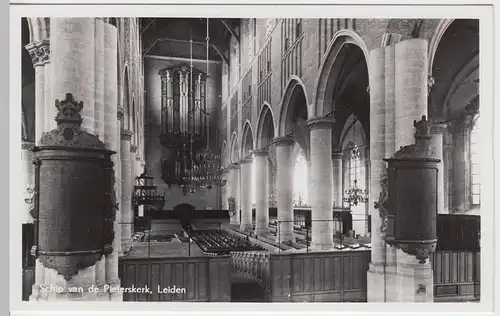 (53598) Foto AK Leiden, Schip van de Pieterskerk, nach 1945