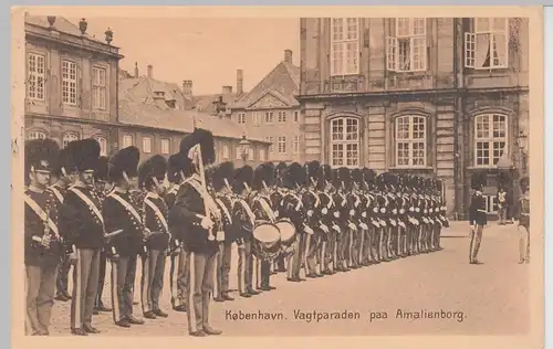 (110247) AK Kopenhagen, København, Vagtparaden paa Amalienborg 1919