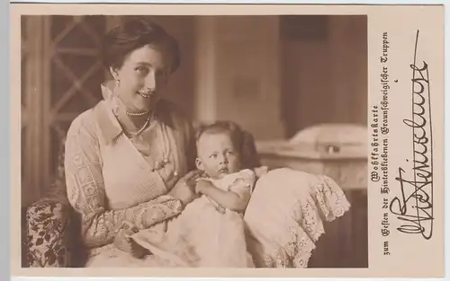 (57350) Foto AK Viktoria Luise von Preußen mit Sohn, um 1914