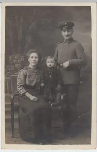 (45788) Foto AK 1.WK Soldat mit Familie, Kabinettfoto, Feldpost Eydtkuhnen 1916