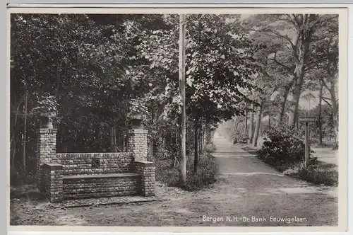 (43738) Foto AK Bergen, Nordholland, de Bank Eeuwigelaan