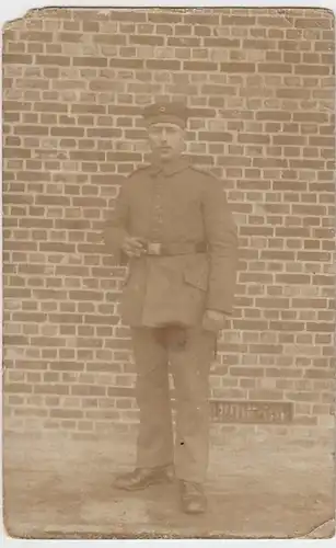 (33984) Foto AK Soldat 1.WK mit Zigarre, Feldpost, 1916