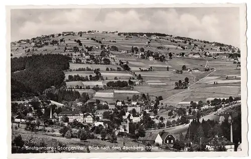 [Echtfotokarte schwarz/weiß] Sachsenberg-Georgenthal. Blick nach dem Aschberg 936m - ungelaufen, mit Beschriftung auf der Rückseite- siehe Scan. 