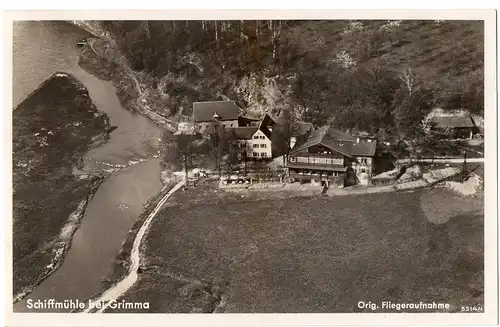 [Echtfotokarte schwarz/weiß] Schiffmühle (heute Schiffsmühle) bei Grimma Orig. Fliegeraufnahme 83144, Freig. d.R.L.M. Nr. 3527, Gaststätte im Muldental bei Grimma, Inh. Franz Bamberg,  ungelaufen, siehe Scan. 