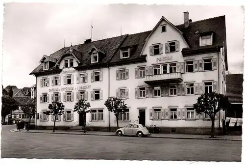 [Echtfotokarte schwarz/weiß] Gasthof und Metzgerei "Zum Jägerhaus" Neustadt/Schwarzwald 850m ü. M. - Klimakurort - Kneippbad - Wintersortplatz - ungelaufen, aber mit hanschriftl. Text auf der Rückseite - siehe Scan. 