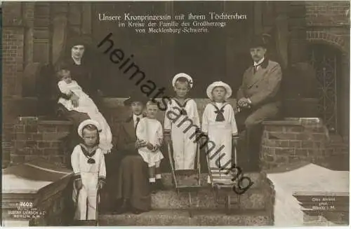 Unsere Kronprinzessin mit ihrem Töchterchen im Kreise der Falilie des Grossherzogs von Mecklenburg-Schwerin