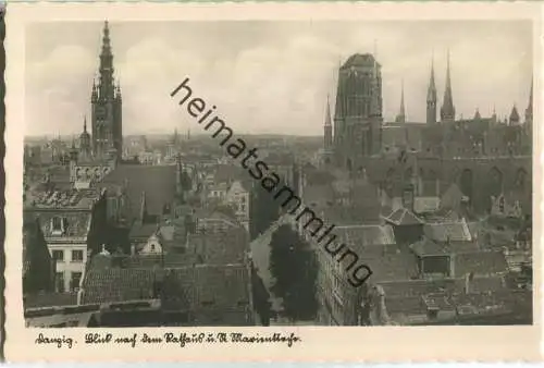 Danzig - Blick nach dem Rathaus und der St. Marienkirche - Foto-Ansichtskarte - Verlag Max Hess Danzig