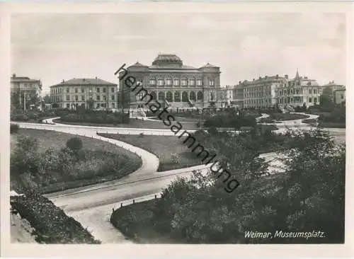 Weimar - Museumsplatz - Foto-AK - Verlag L. Held Weimar 30er Jahre
