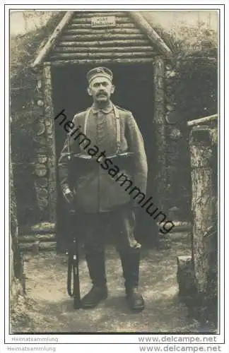 Soldat - Gewehr - Portraitaufnahme - Foto-AK