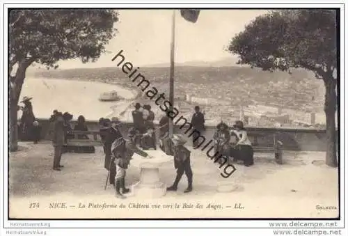 Nice - La Plate-forme du Chateau vue vers la Baie des Anges