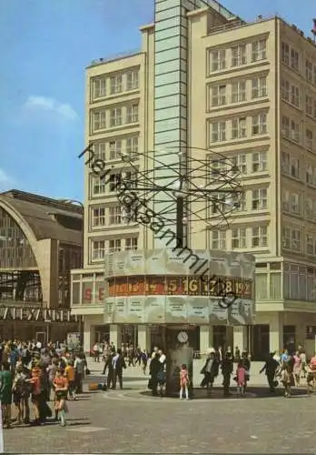 Berlin - Urania Weltzeituhr am Bahnhof Alexanderplatz - AK Grossformat 1974 - Verlag Bild und Heimat Reichenbach