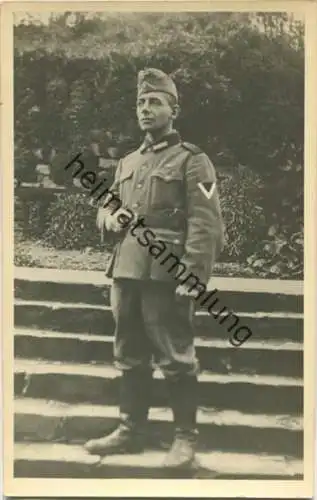 Soldat in Uniform - Foto-AK - Rückseite beschrieben