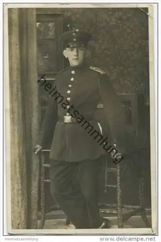 Soldat in Uniform