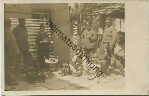 Makedonien - Militär - Frauen beim Spinnen - Foto-AK ca. 1915