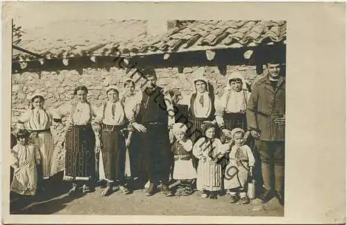 Mazedonien - Familie vor einem Haus - Foto-AK ca. 1915