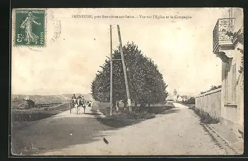 AK Freneuse, Vue sur l`Eglise et la Campagne, Blick aus dem Ort zur Kirche