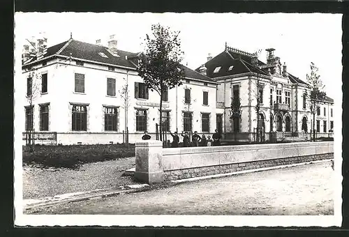 AK St-Siméon-de-Bressieux, Groupe Scolaire