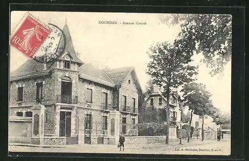 AK Dourdan, Avenue Carnot