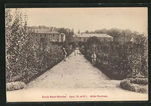 AK Igny, École Saint-Nicolas, Allée Centrale